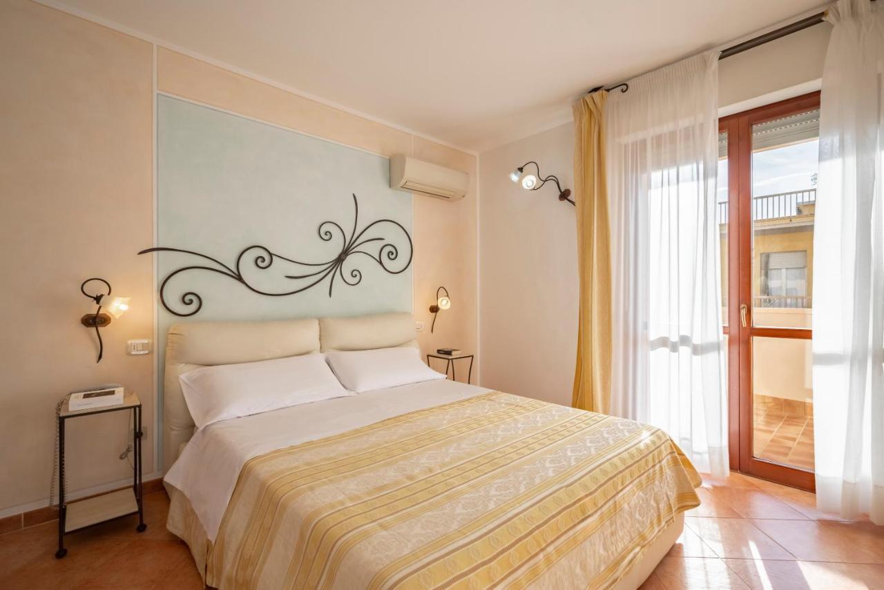 Lola Piccolo Hotel E Appartamenti Marina di Grosseto Eksteriør bilde