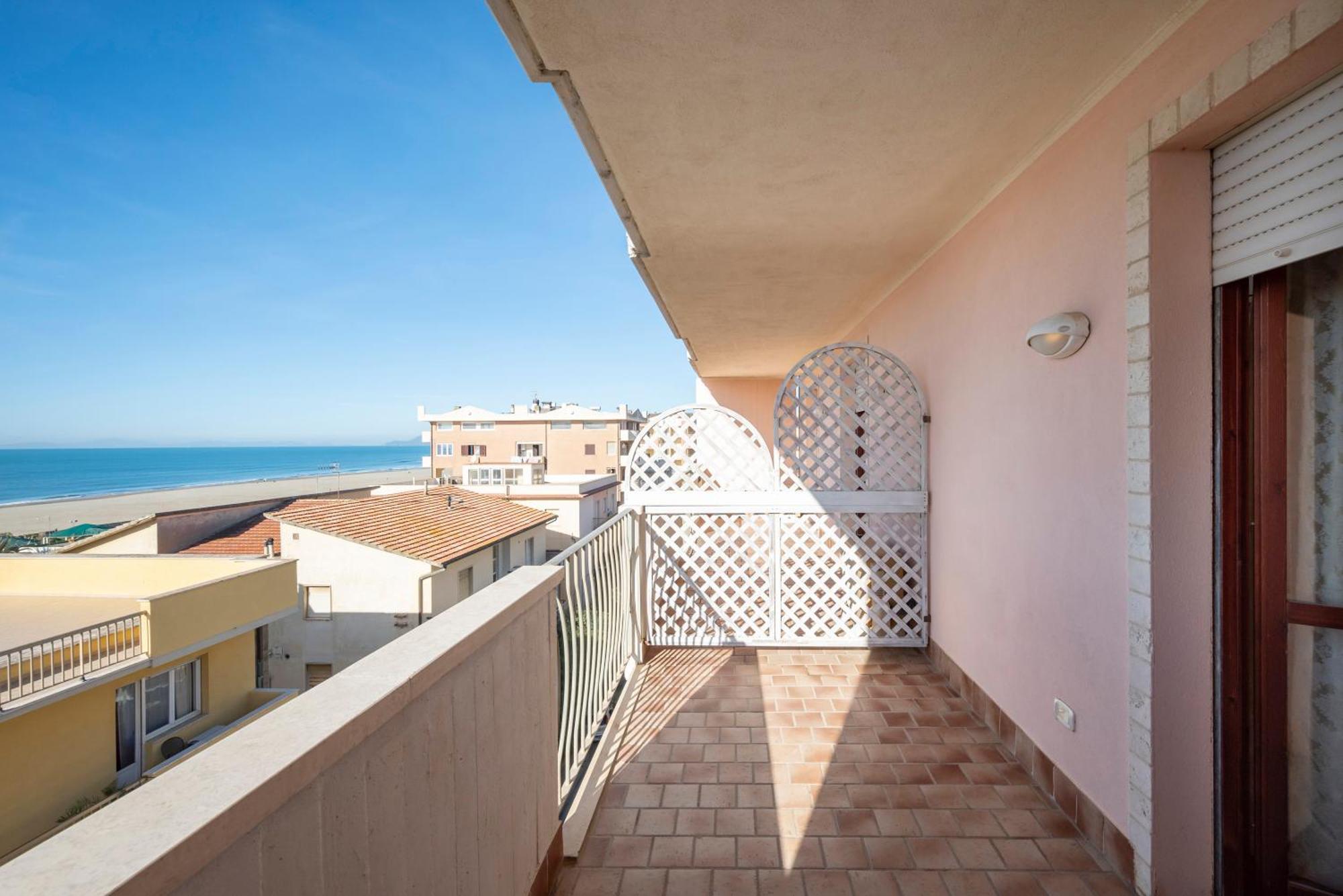 Lola Piccolo Hotel E Appartamenti Marina di Grosseto Eksteriør bilde