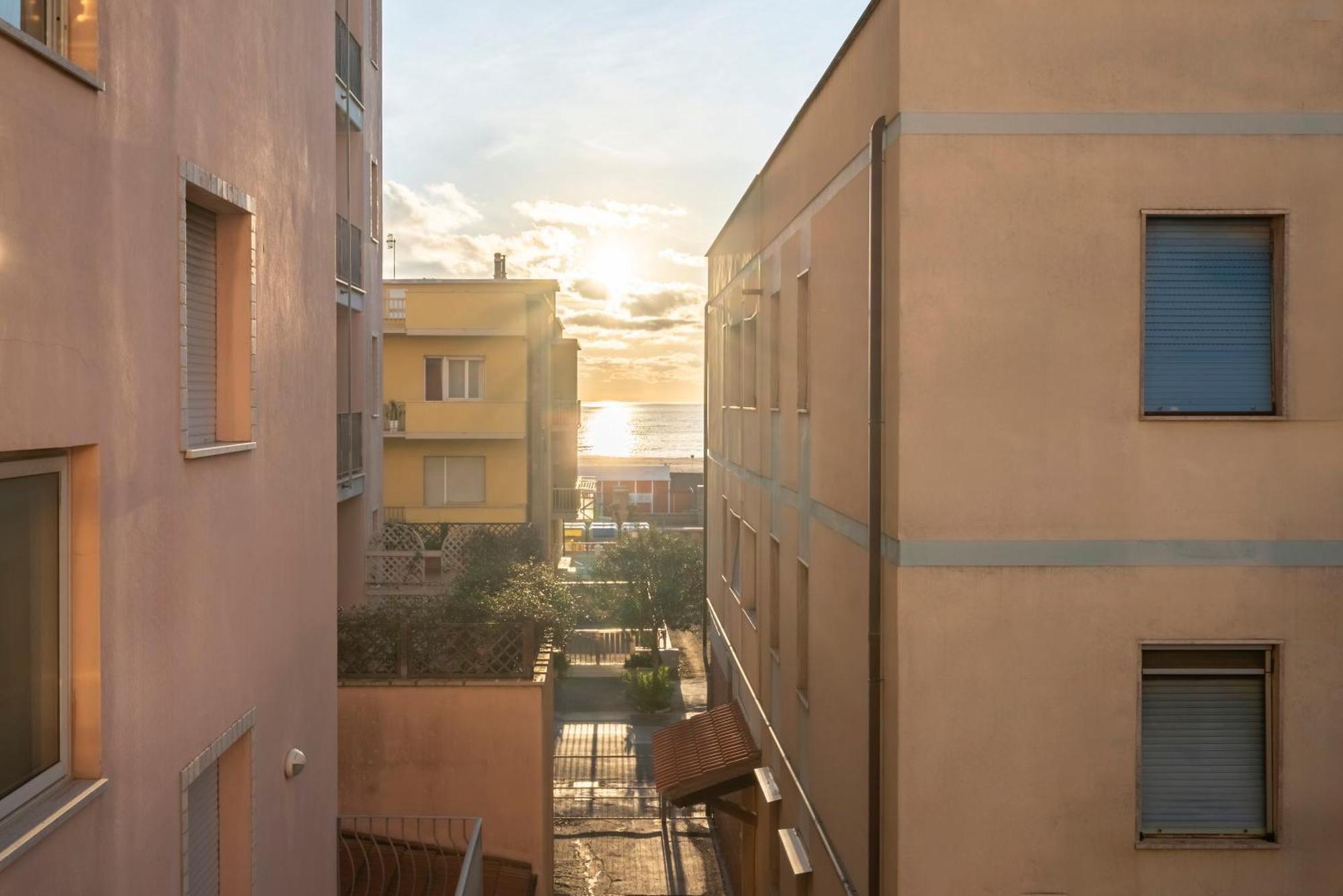 Lola Piccolo Hotel E Appartamenti Marina di Grosseto Eksteriør bilde