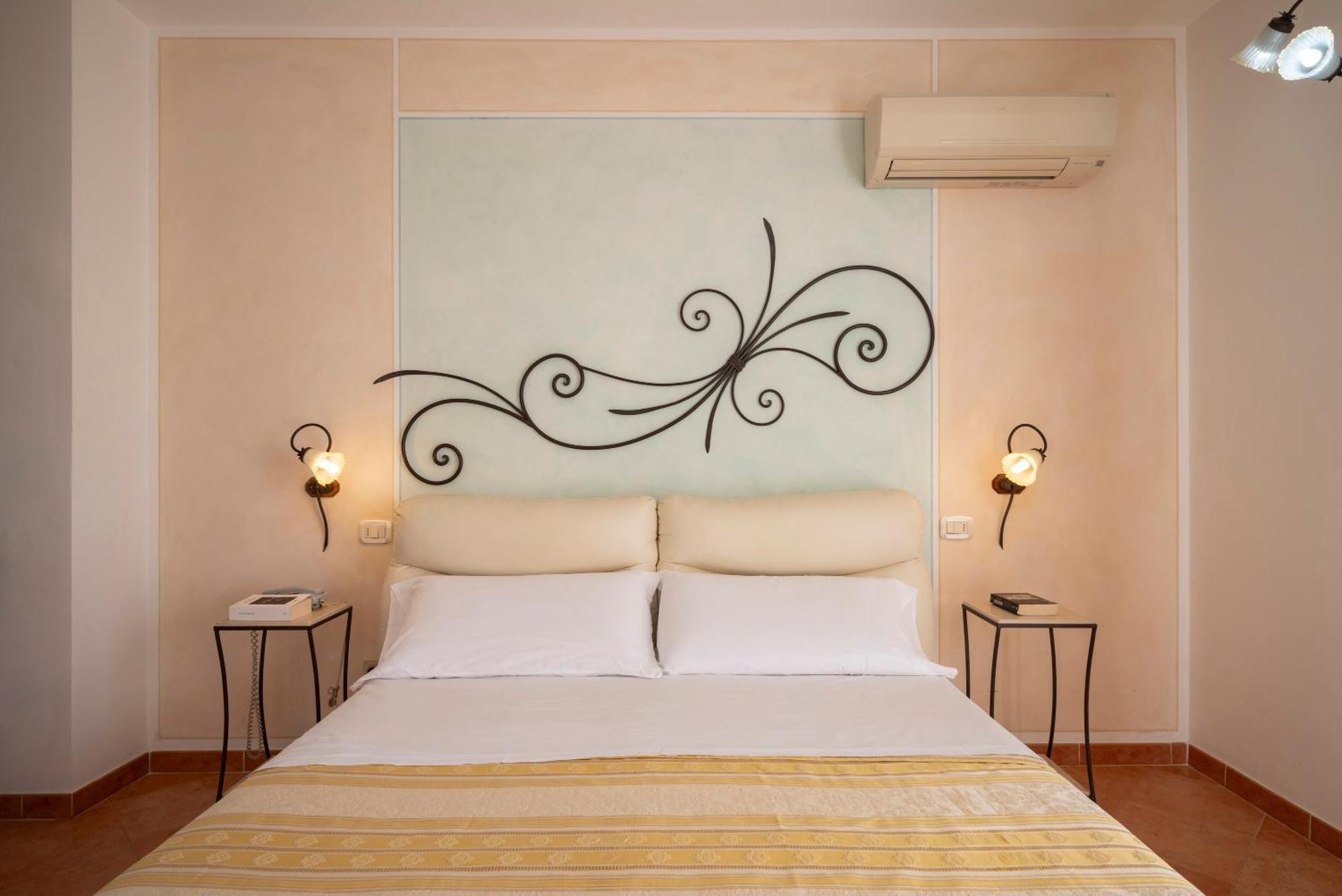 Lola Piccolo Hotel E Appartamenti Marina di Grosseto Eksteriør bilde