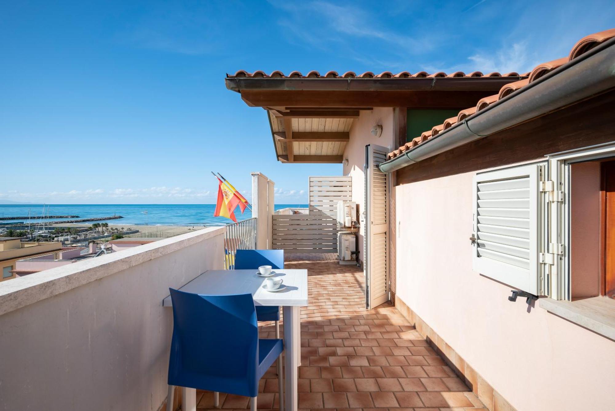 Lola Piccolo Hotel E Appartamenti Marina di Grosseto Eksteriør bilde