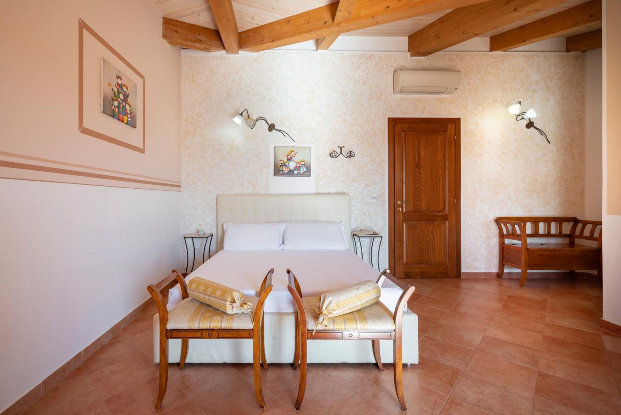 Lola Piccolo Hotel E Appartamenti Marina di Grosseto Eksteriør bilde
