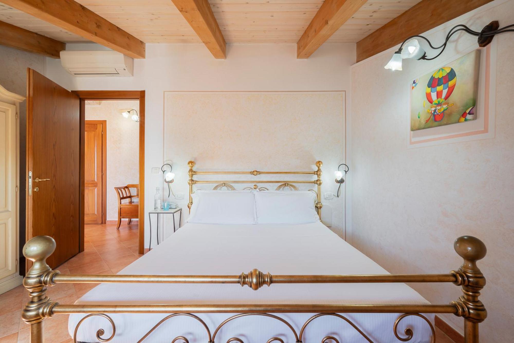 Lola Piccolo Hotel E Appartamenti Marina di Grosseto Eksteriør bilde